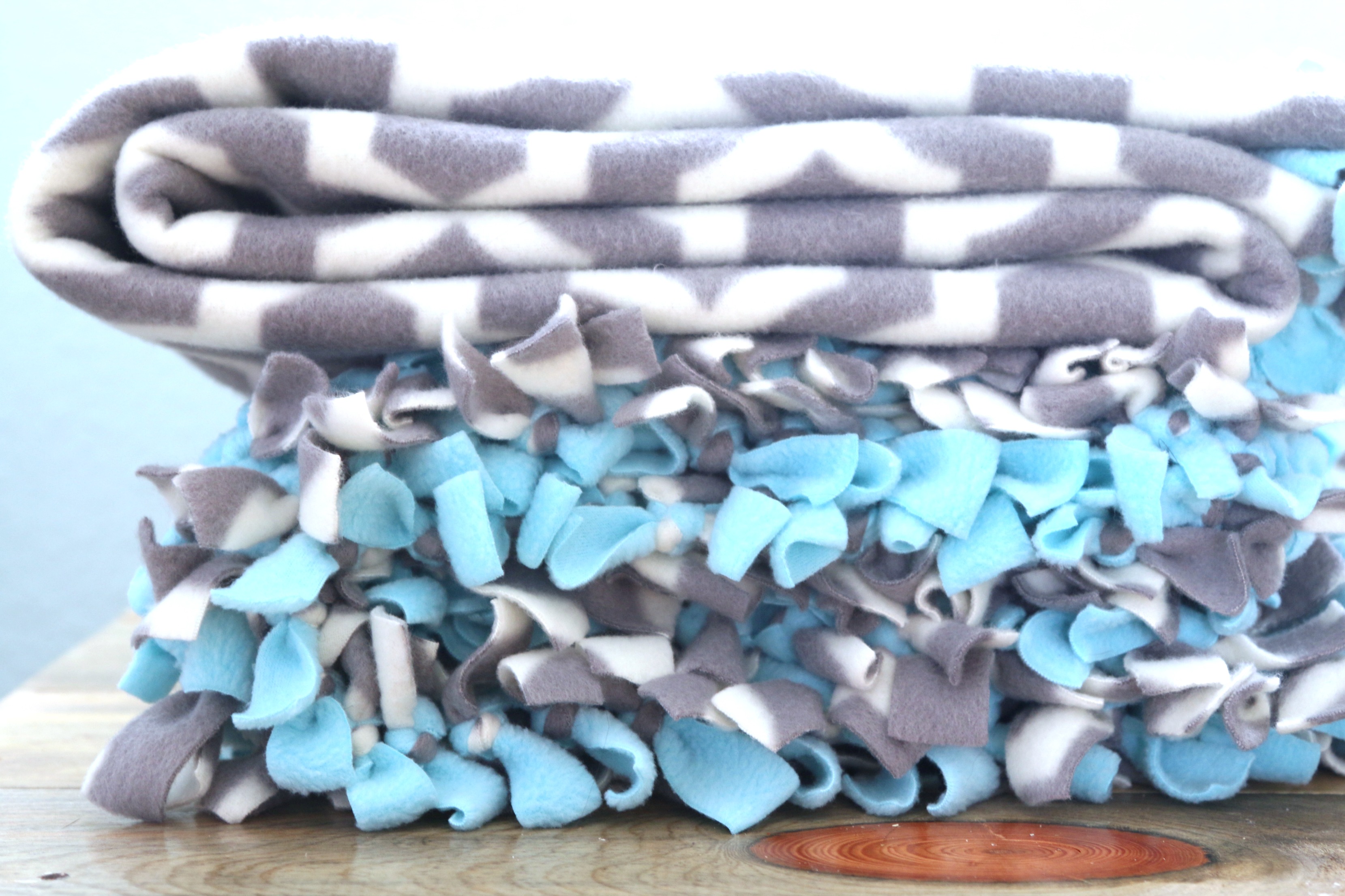 How To Make A Fleece Tie Blanket HOW TO EWQ