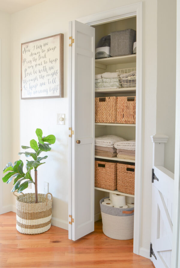 SMALL LINEN CLOSET ORGANIZATION IDEAS - A Fresh-Squeezed Life
